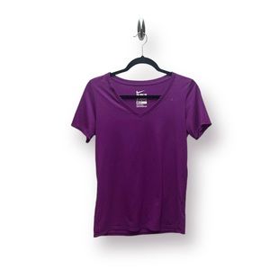 Nike purple Sri-fit T-shirt. Size M.